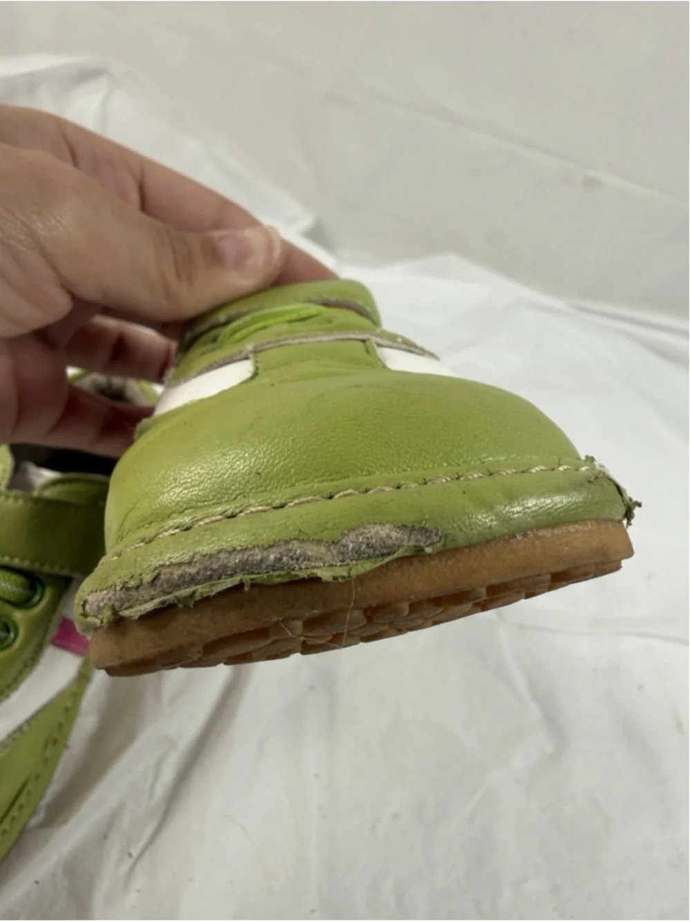Hide & Squeak Toddler Girl's Green Strapped Shoes Sz 9/25